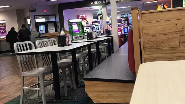 Chuck E. Cheese
