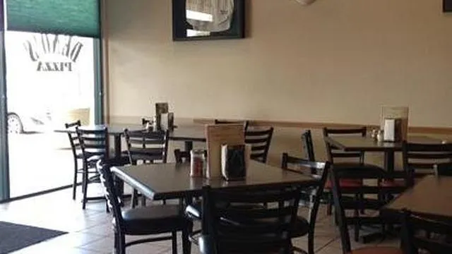 Deno's Pizza