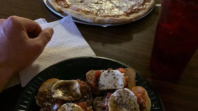 Mom Maruca's Pizza Shop