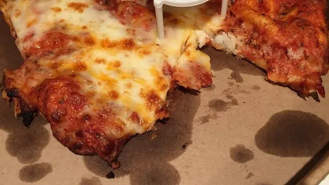 Round Table Pizza