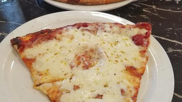 Two Girls Pizzeria
